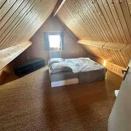 Douillet 4 Personnes -proche Apartament